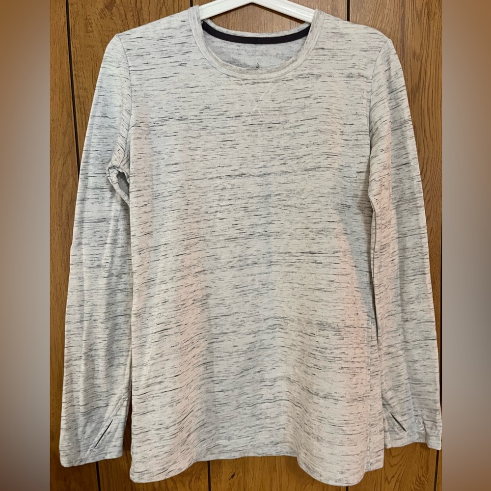 Cuddl Duds Gray Long Sleeve Shirt size M